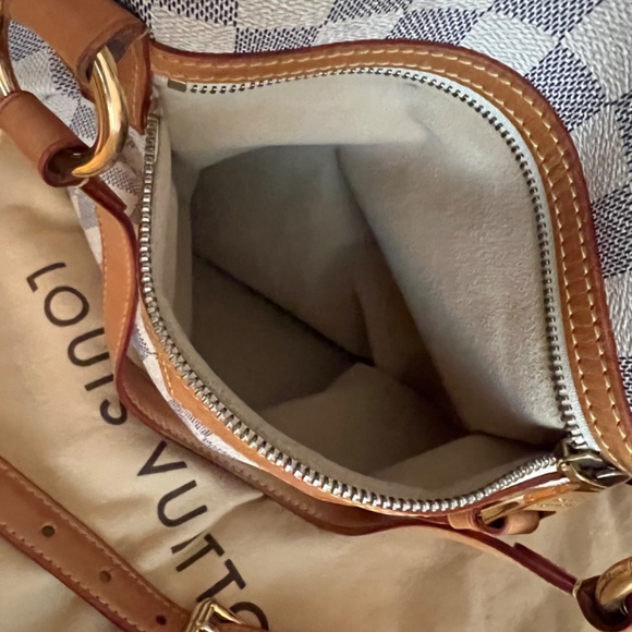 Authentic Louis Vuitton Evora Damier Satchel - Picture 3 of 11